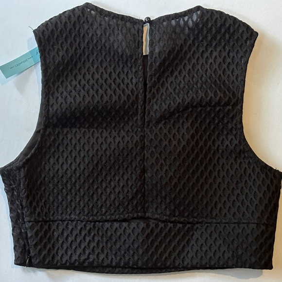 NWT.  She & Sky black crop top. - Picture 4 of 12